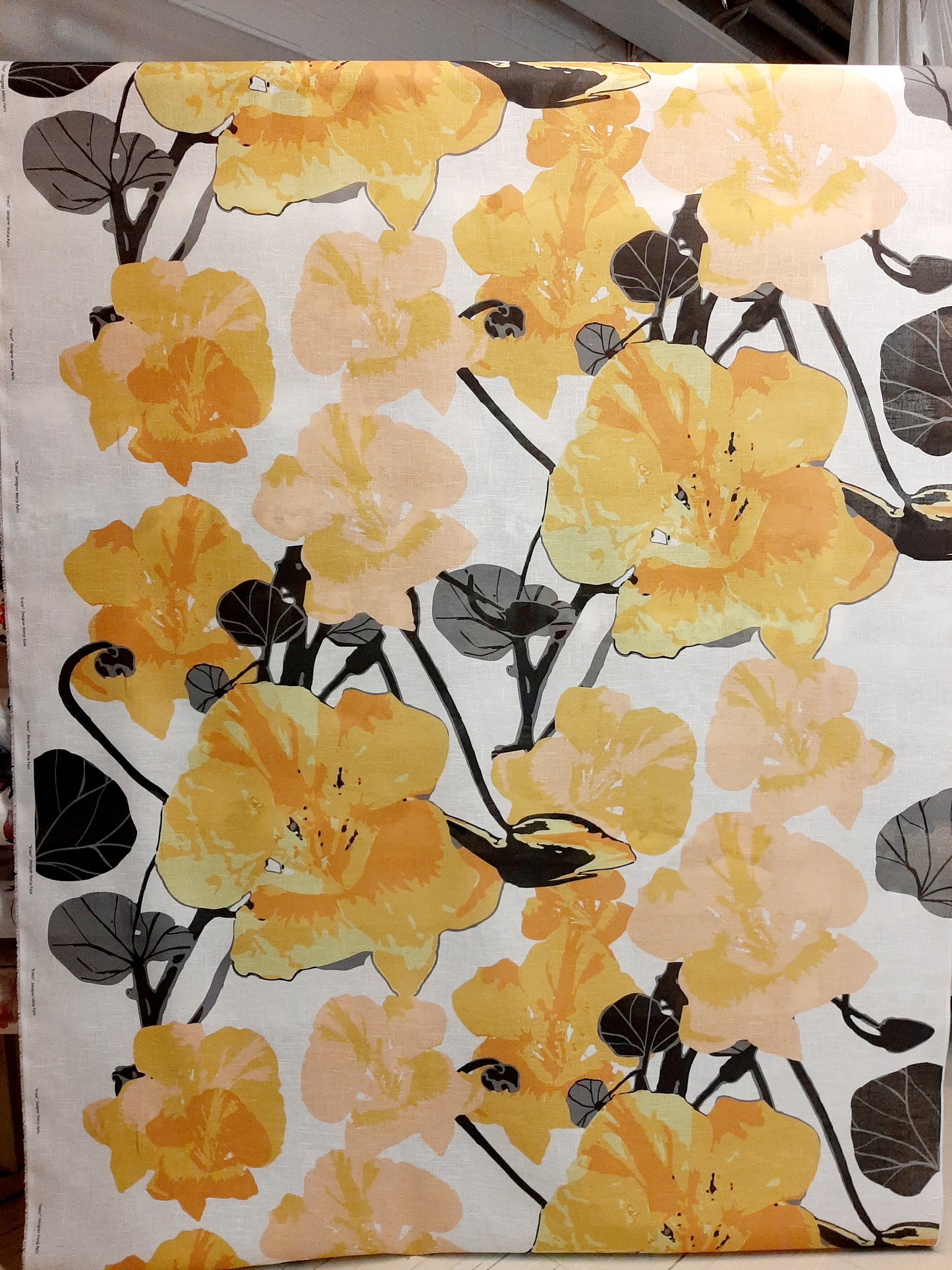 Verhokangas "Krassi" keltainen 20€/metri