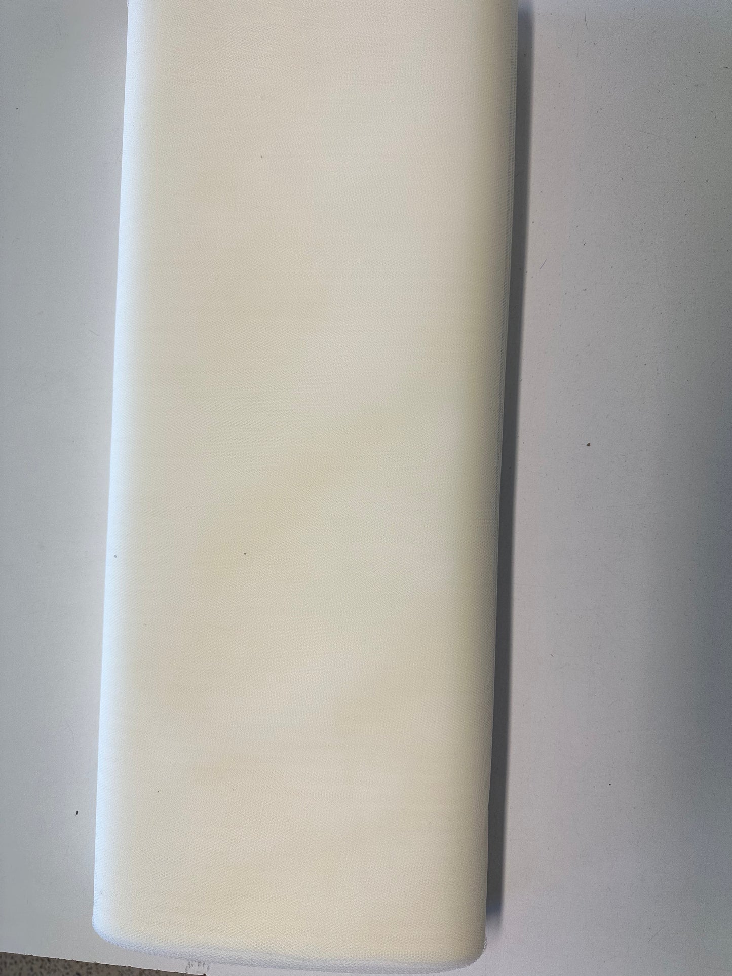 Tylli, luonnonvalkoinen